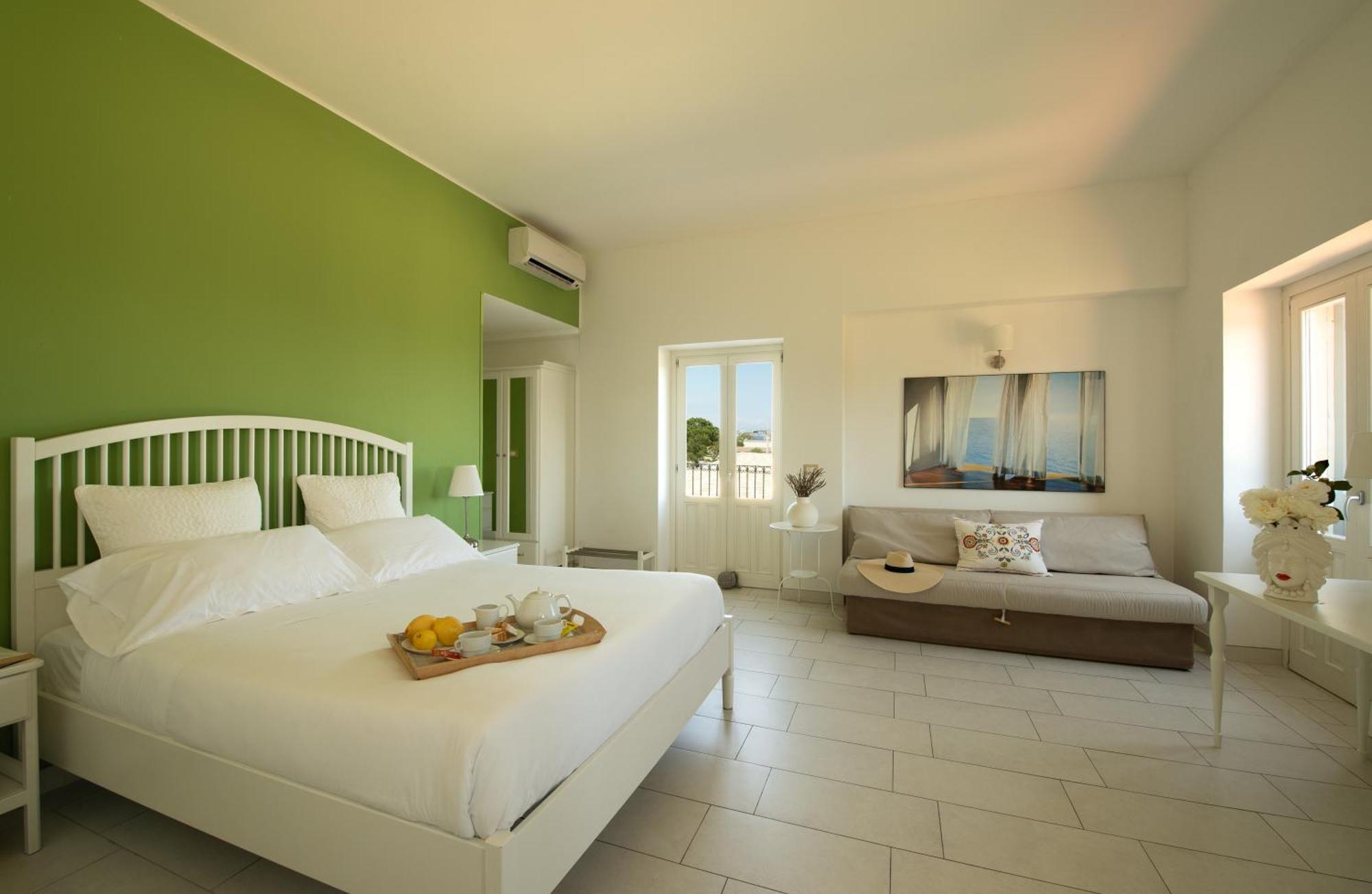 Isola Charm B&B - A Historic Villa Near Punta Del Pero Beach Syracuse Exterior photo
