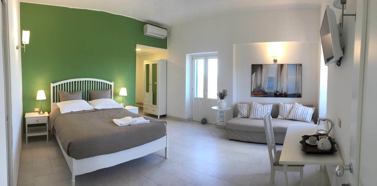 Isola Charm B&B - A Historic Villa Near Punta Del Pero Beach Syracuse Exterior photo