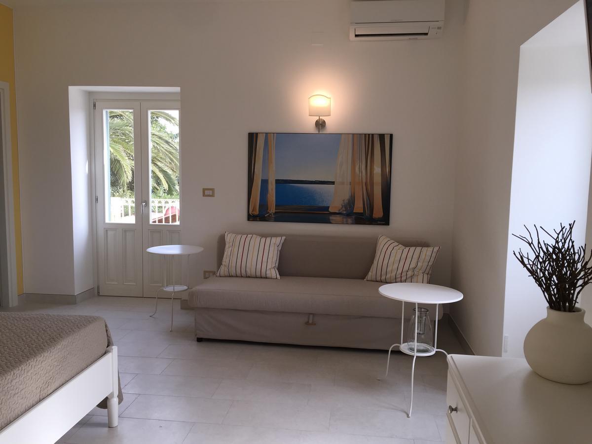 Isola Charm B&B - A Historic Villa Near Punta Del Pero Beach Syracuse Exterior photo